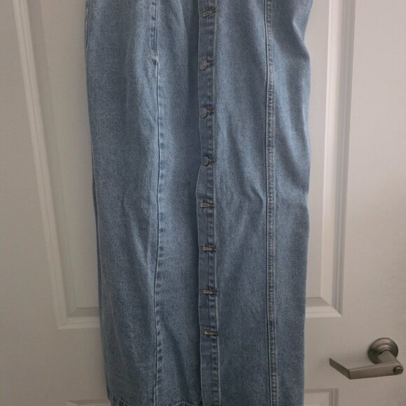 Denim button down skirt - Picture 2 of 3